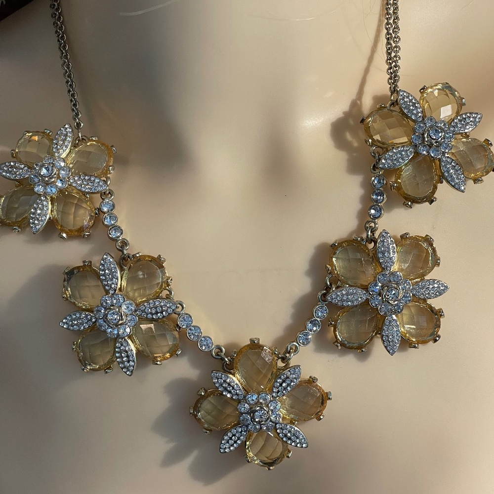 White House Black Market Flower Designed Necklace - Check It Out- NWOT